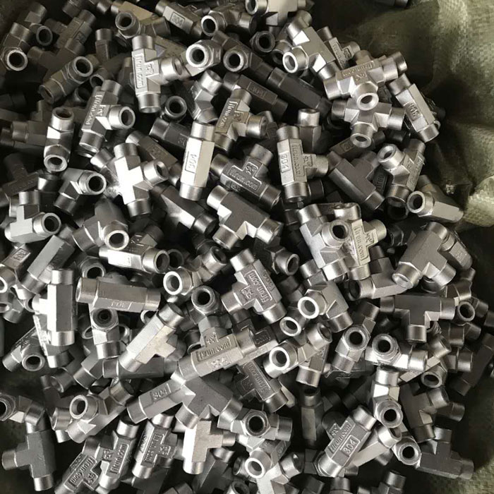 精鑄 三通